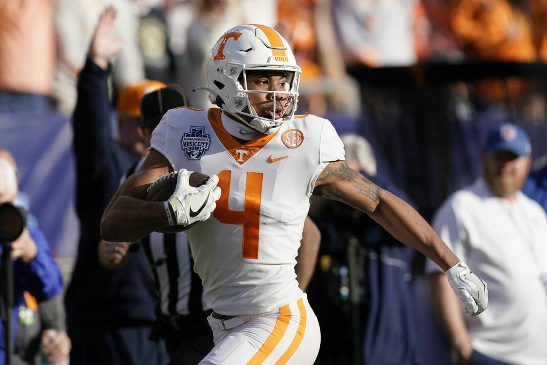 NFL draft: Browns select Tennessee's Tillman in third round 
